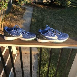 VINTAGE KOBE 6 (VI) NIKE BASKETBALL SHOE